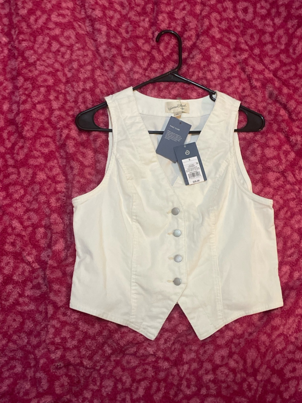 withered thread Women's Cream corduroy Button-Front Vest